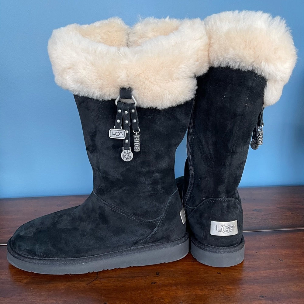UGG Black Suede Fur-Trim Winter Boots with Cream Sheepskin Cuff